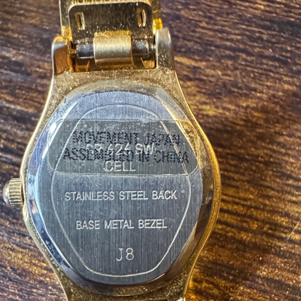 Acqua Gold Quartz Watch - Picture 4 of 9